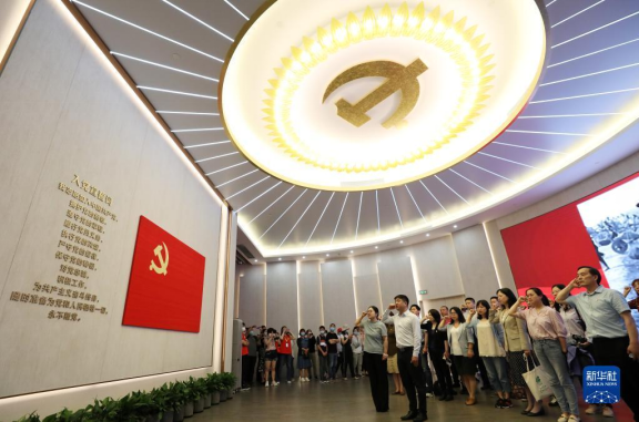 牢记初心使命的政治宣言——《中共中央关于党的百年奋斗重大成就和历史经验的决议》诞生记6719.png